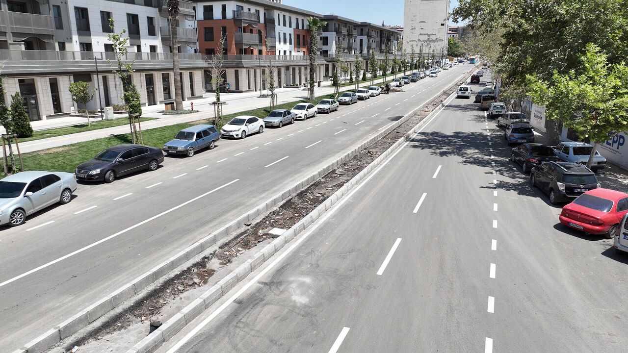 Kahramanmaraş Azerbaycan Mahallesi’nin Yolları Yenileniyor (3)