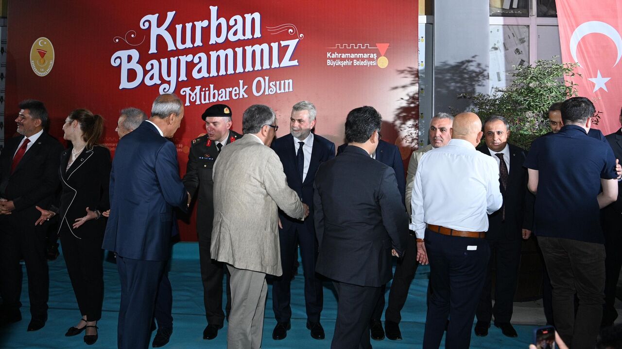 Kahramanmaraş Protokolü Milli İrade Meydanı'nda Halkla Bayramlaştı (4)