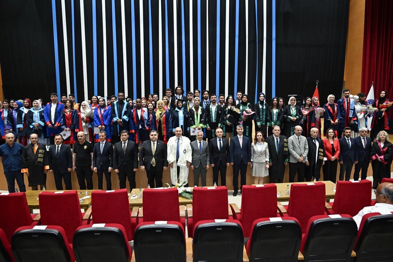 Kahramanmaraş Sütçü İmam Üniversitesinde 6100 Öğrenci Mezun Oldu!Büyük 1