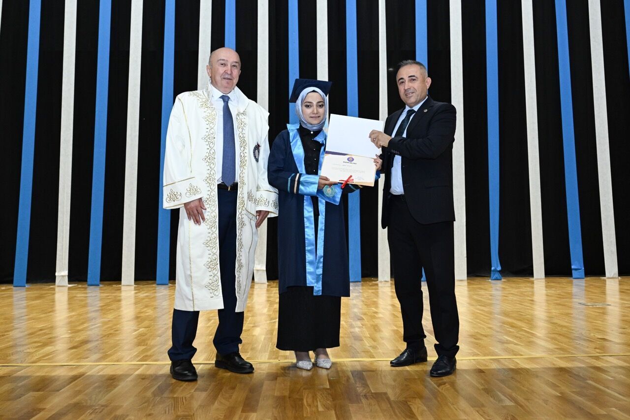 Kahramanmaraş Sütçü İmam Üniversitesinde 6100 Öğrenci Mezun Oldu!Büyük 35