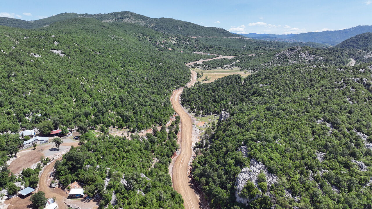 Kahramanmaraş'ta 10 Mahalleye Daha Asfalt Konforu Geliyor (4)
