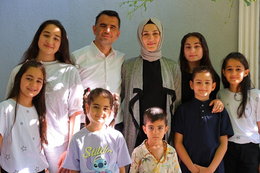 Kahramanmaraşta 7 Çocuklu Öğretmen Çiftin Hayatı Bakanı Gülümsetti (3)