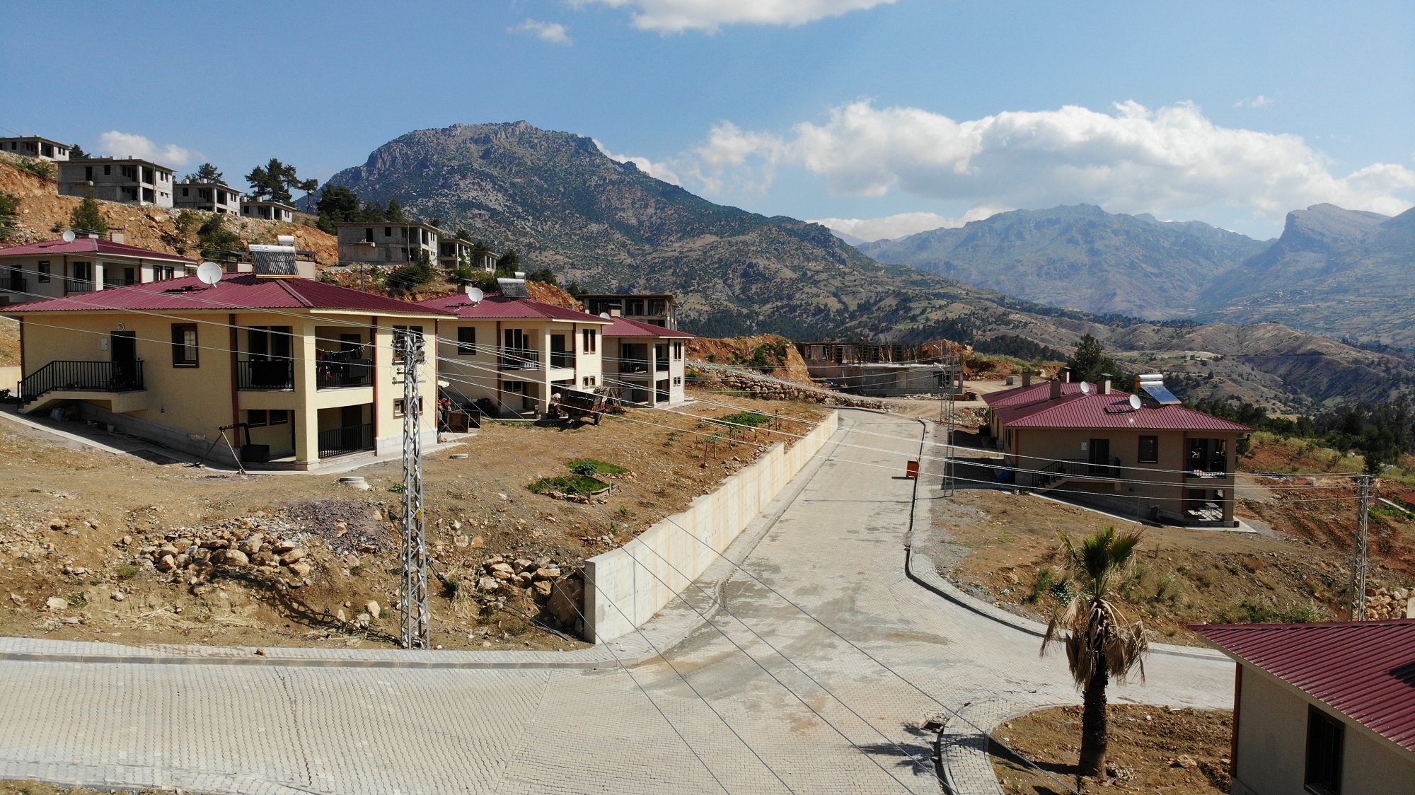 Kahramanmaraş’ta Depremzedelere Umut Olan Köy Evleri Teslim Ediliyor (3)