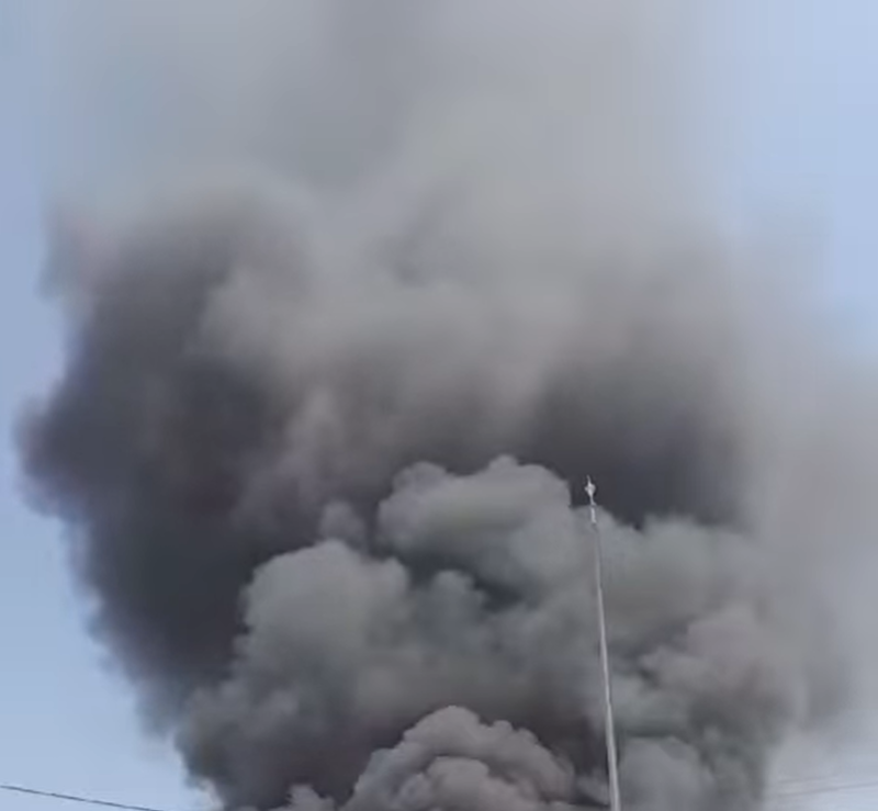 Kahramanmaraş'ta Konteyner Kentte Yangın Felaketi 3 Ev Ve 1 Araç Kül Oldu (3)