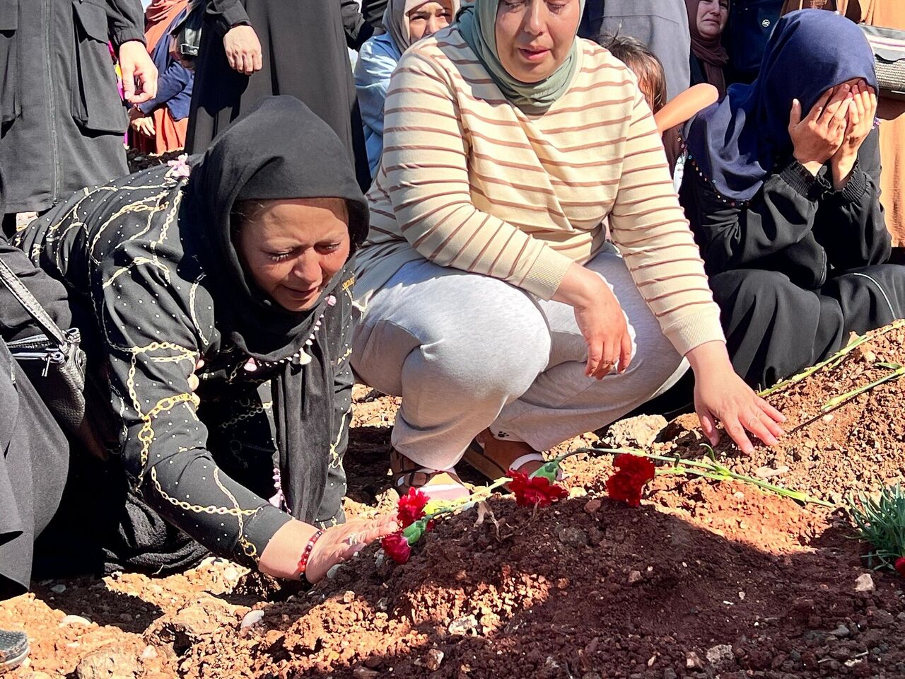 Kahramanmaraş'ta Sağlık Personeli Anne Ve İki Çocuğuna Gözyaşlarıyla Veda (6)