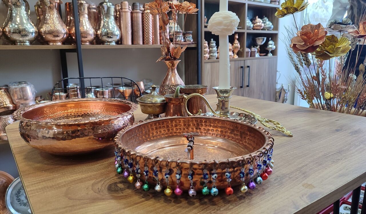 Kahramanmaraş’ta Tek Kadın Bakır Ustası Beyza Kişi, Depremden Sonra Mesleğe Tutundu (5)