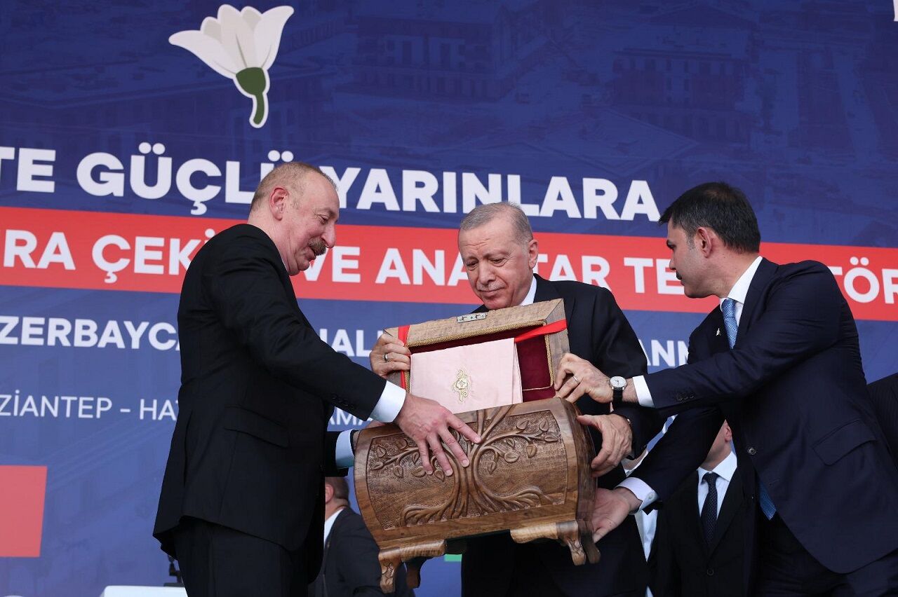 Liderlere Kahramanmaraş İmzası Asırlık El Sanatlarıyla Anlamlı Hediye (1)