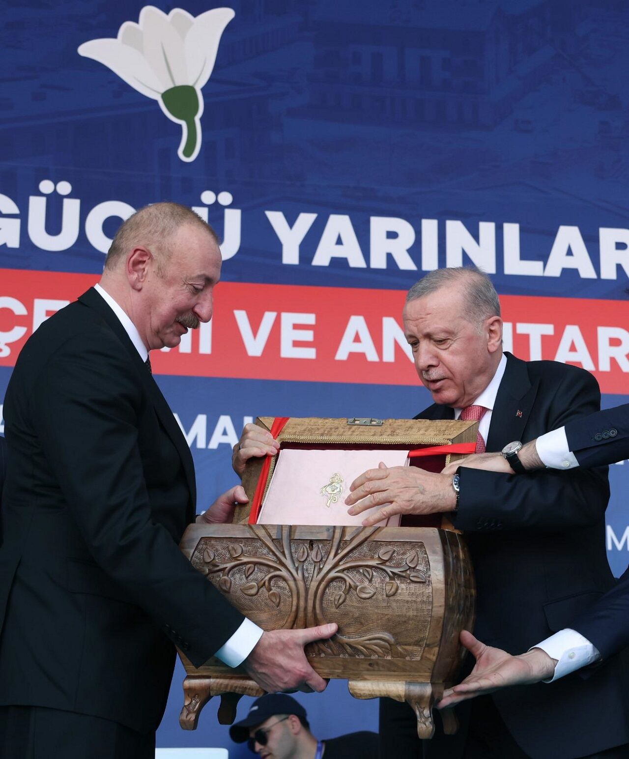 Liderlere Kahramanmaraş İmzası Asırlık El Sanatlarıyla Anlamlı Hediye (2)
