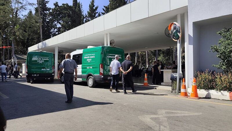 Mersin’de Oto Yıkama Faciası 4 Gençten 2’Si Gözyaşlarıyla Toprağa Verildi (2)