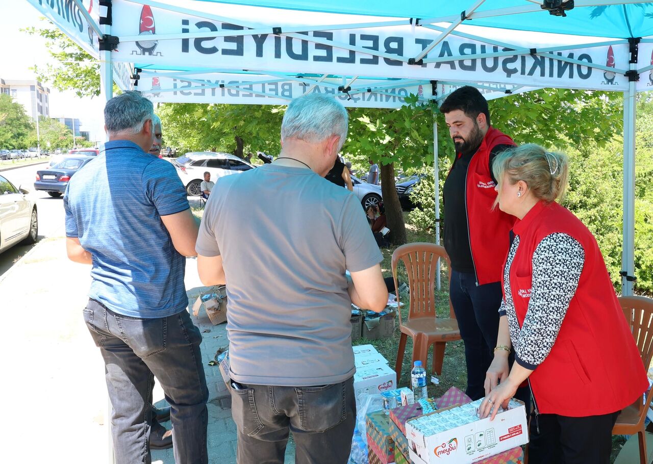 Onikişubat'ta Çadırlar Ve İkramlar Velilerin Yüzünü Güldürdü (2)