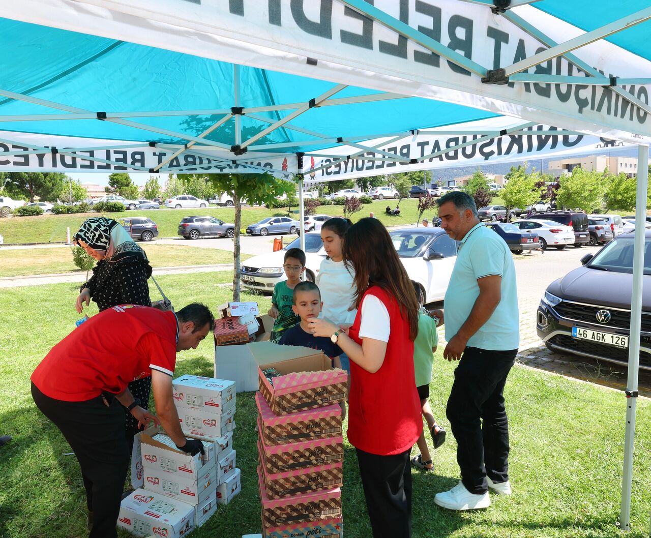 Onikişubat'ta Çadırlar Ve İkramlar Velilerin Yüzünü Güldürdü (5)