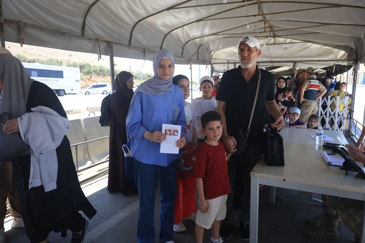 Savaşın Ardından İlk Yaz Tatili Suriyeli Aileler Evlatlarıyla Ülkelerine Dönüyor (3)