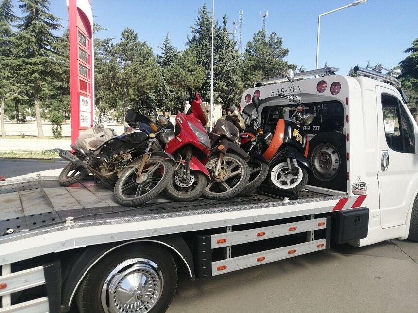 Yalvaç’ta Motosiklet Denetiminde 6 Araç Trafikten Men Edildi, Alkollü Sürücü Yakalandı (2)