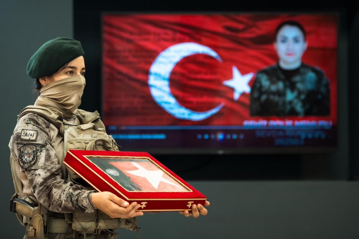 15 Temmuz Şehidi Sevda Göngür’ün Ailesine Özel Harekat Polislerinden Duygusal Ziyaret (2)