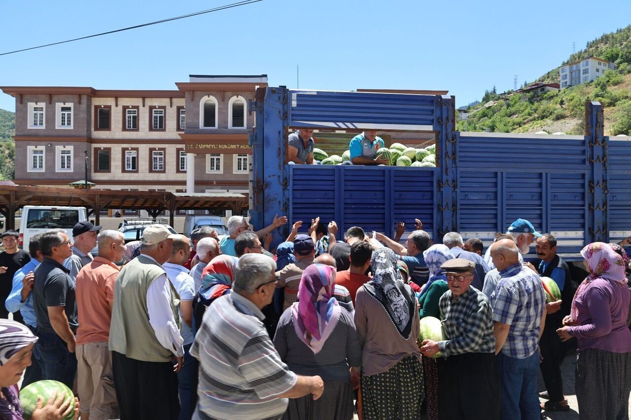 20 Ton Karpuz Ücretsiz Dağıtıldı (3)