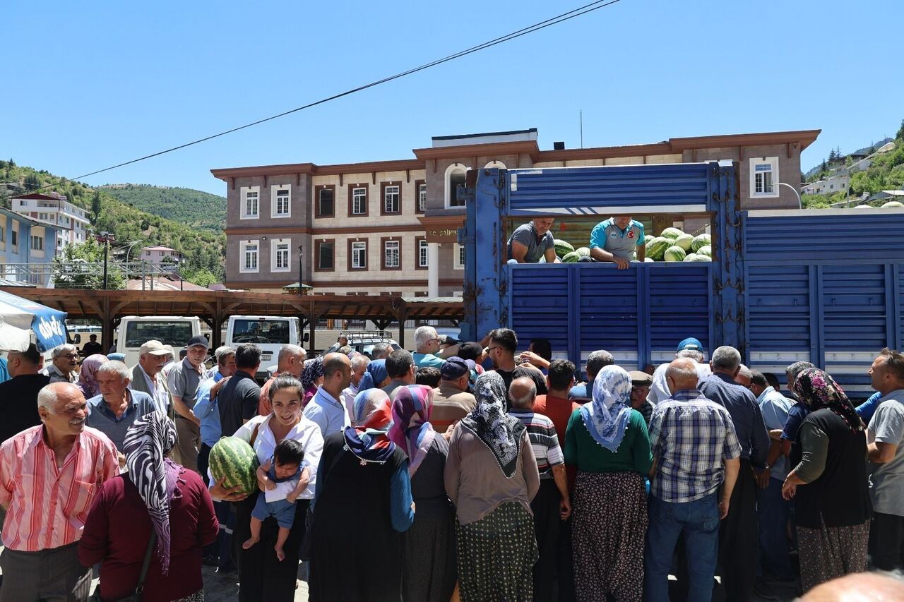 20 Ton Karpuz Ücretsiz Dağıtıldı (4)