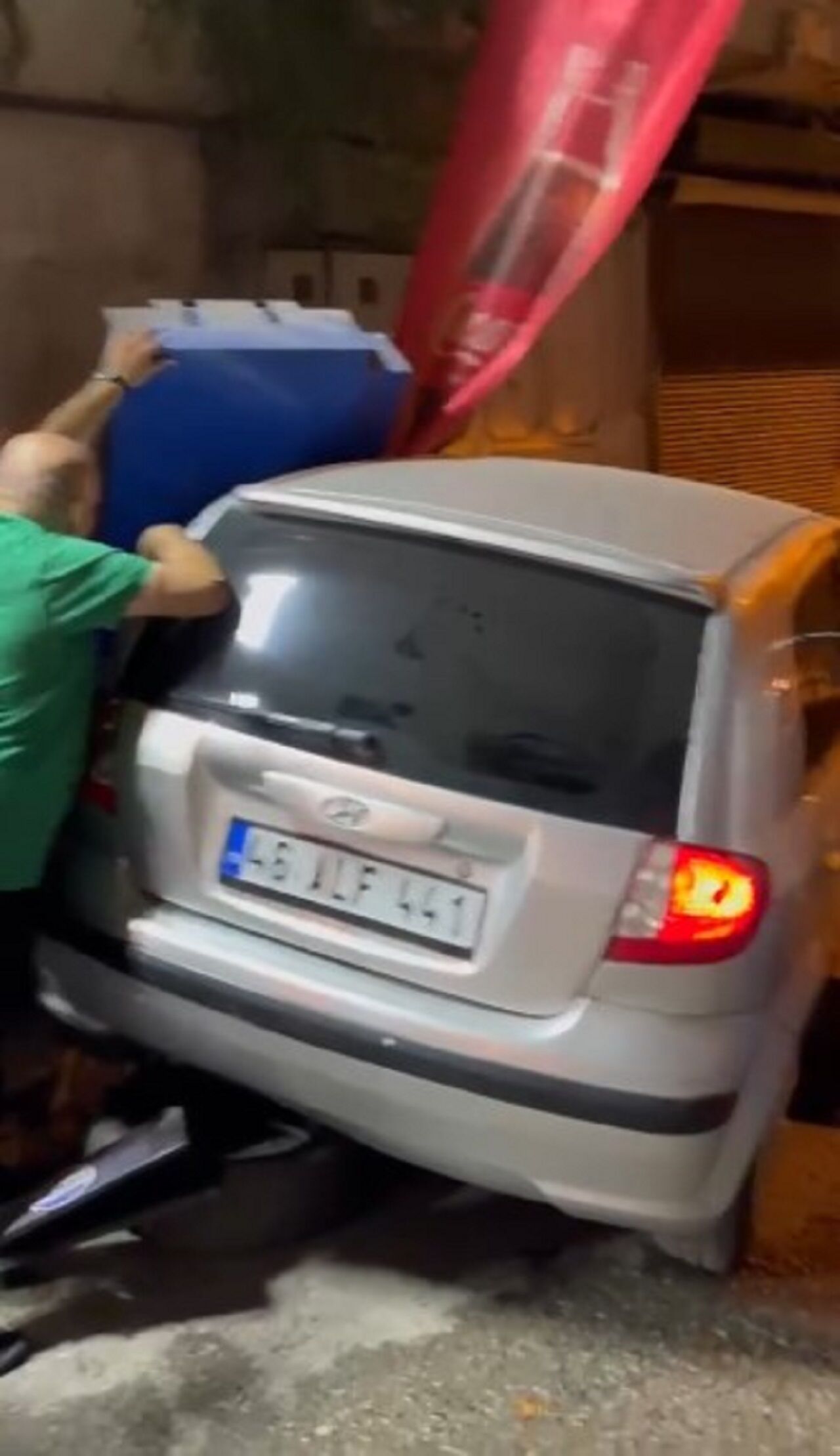 Abdal Halil Ağa Caddesinde Maddi Hasarlı Kaza (3)