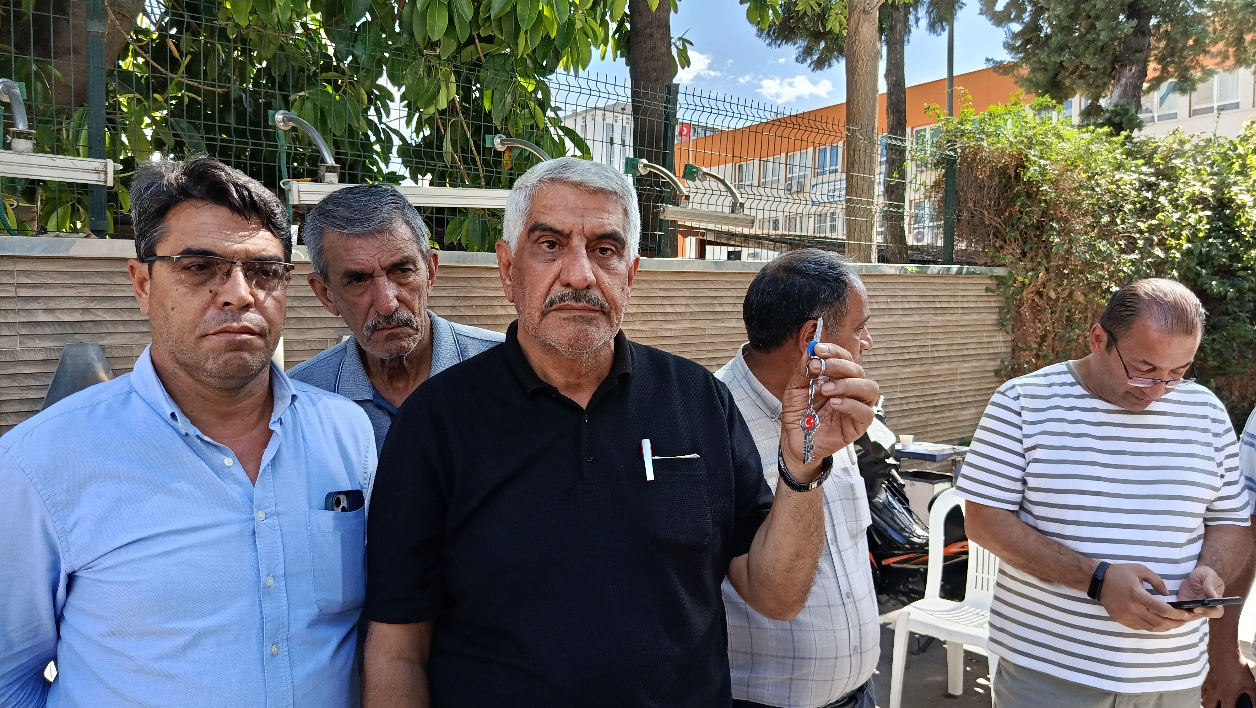 Adana Büyükşehir Belediyesi Güvenliklerinin Muhtarları Darbettiği Iddiası
