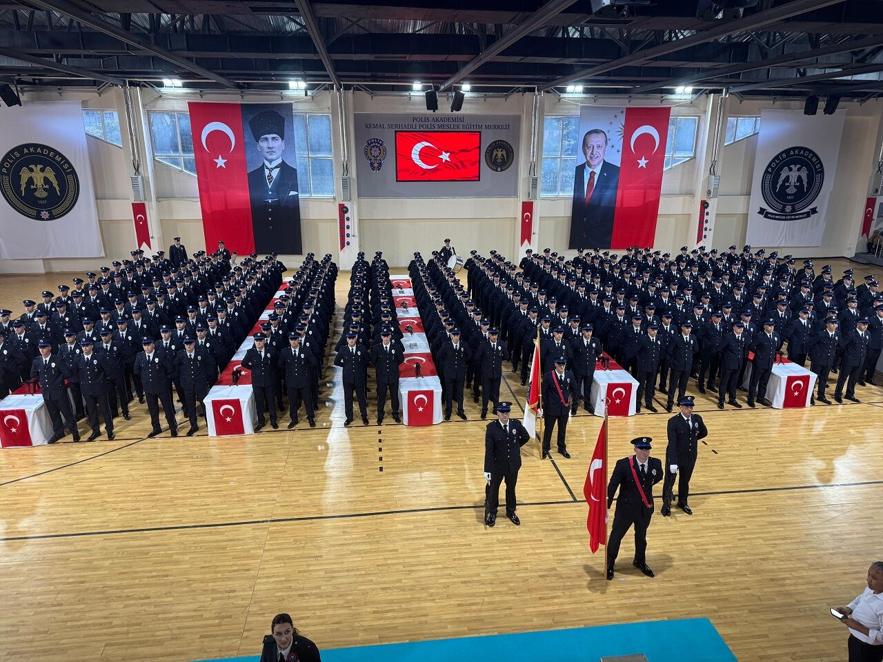 Adana’da 323 Polis Adayı Yemin Ederek Mezun Oldu (3)