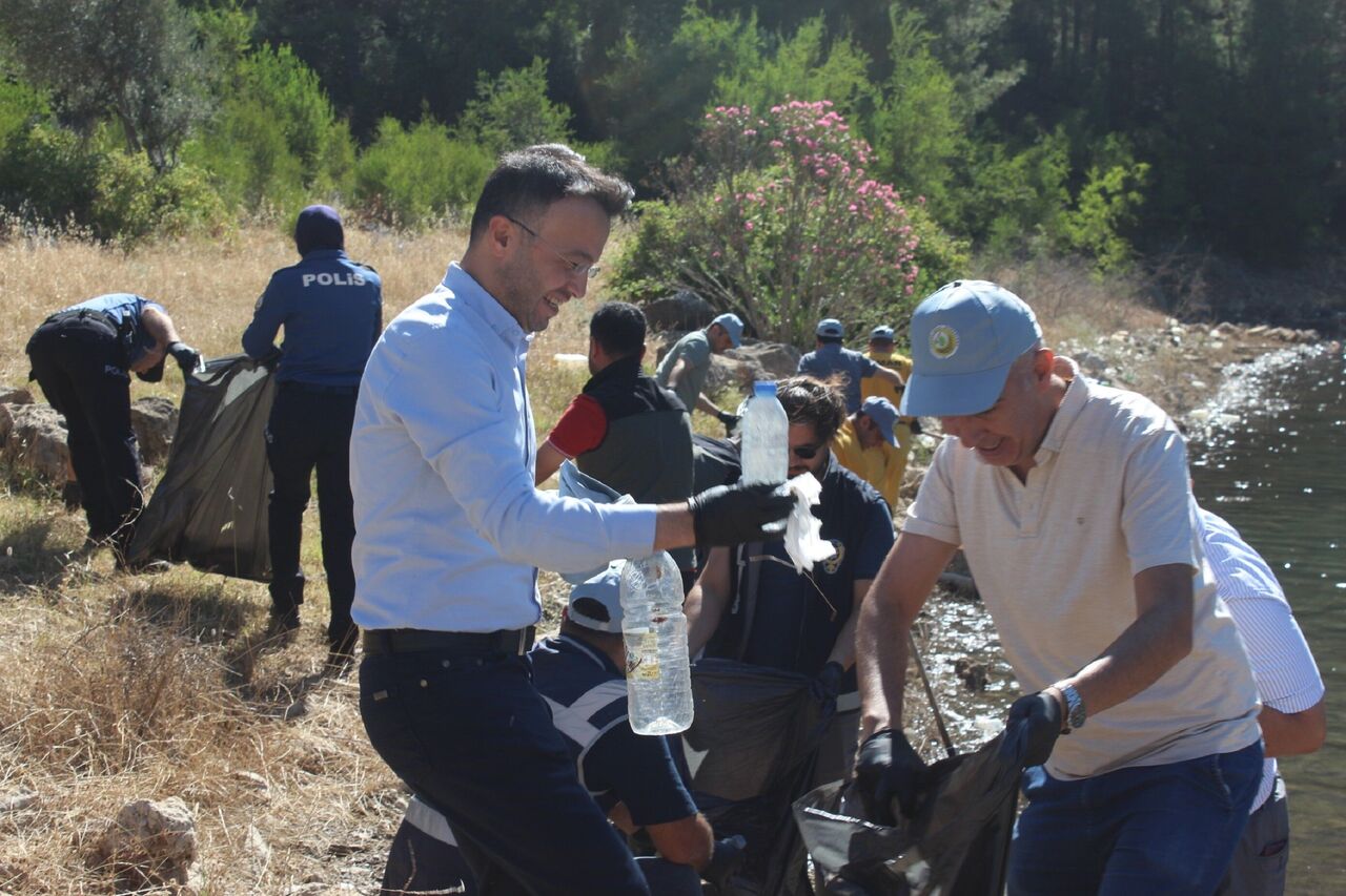 Adana'da Kamu Görevlileri Orman Yangınlarına Karşı Sahaya İndi (1)