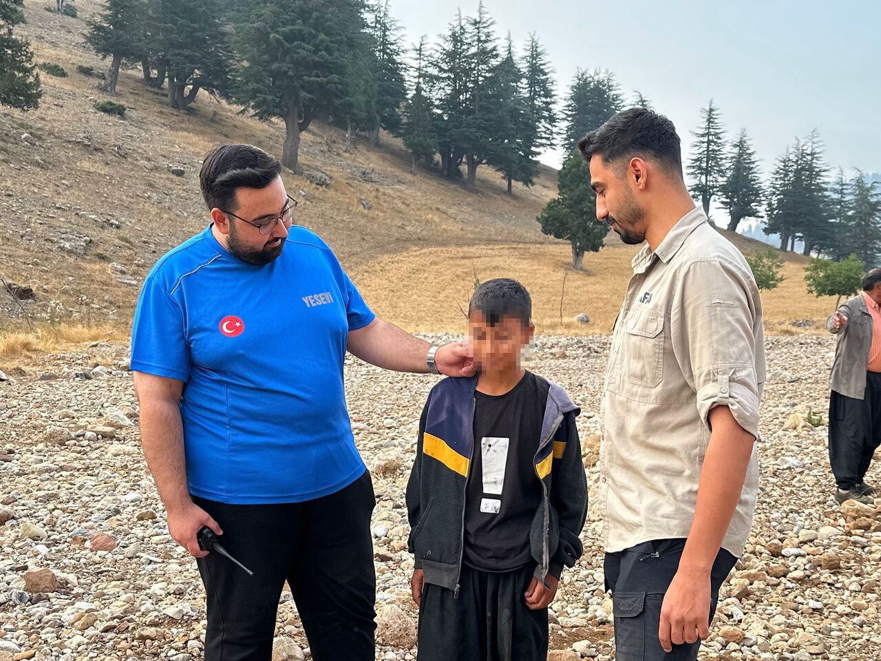 Adana'da Kayıp Olarak Aranan Çocuk Komşusunun Damında Uyurken Bulundu (1)