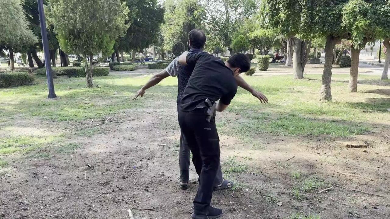 Adana'da Park Ve Bahçelerde Şüpheli Maddelerle Yakalanan 63 Kişi Hakkında İşlem Başlatıldı (2)