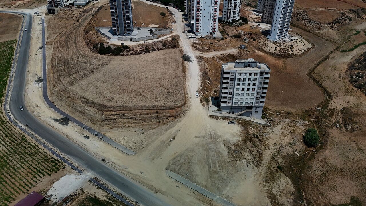 Adana’nın Sarıçam İlçesinde Yıllardır Bitmeyen Yol Vatandaşı İsyan Ettirdi (5)