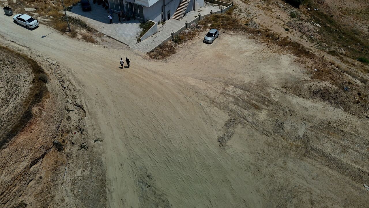 Adana’nın Sarıçam İlçesinde Yıllardır Bitmeyen Yol Vatandaşı İsyan Ettirdi (7)