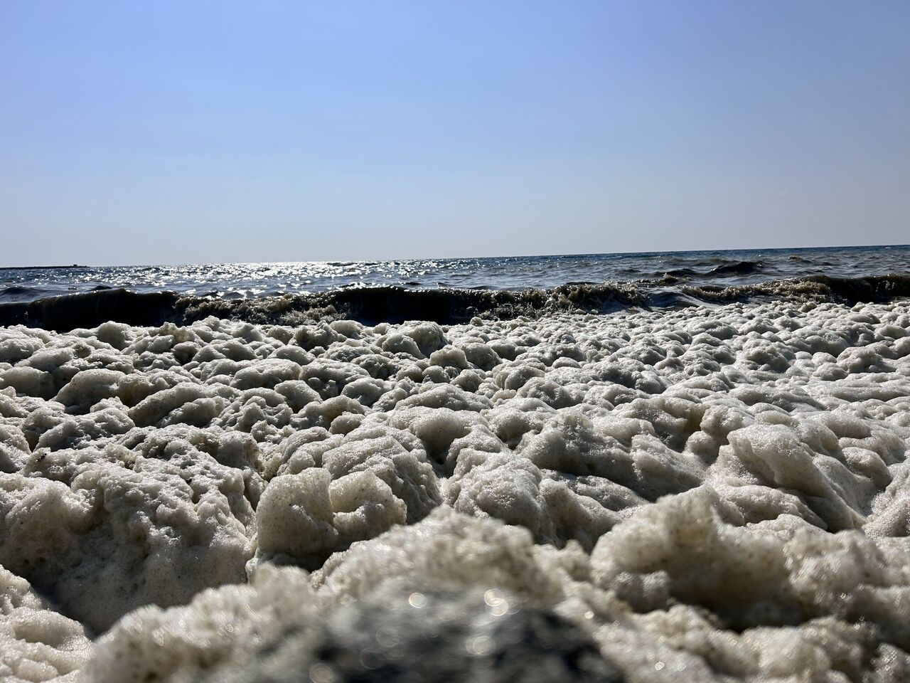 Akdeniz’de Beyaz Köpüklü Tabaka Endişe Yarattı (4)