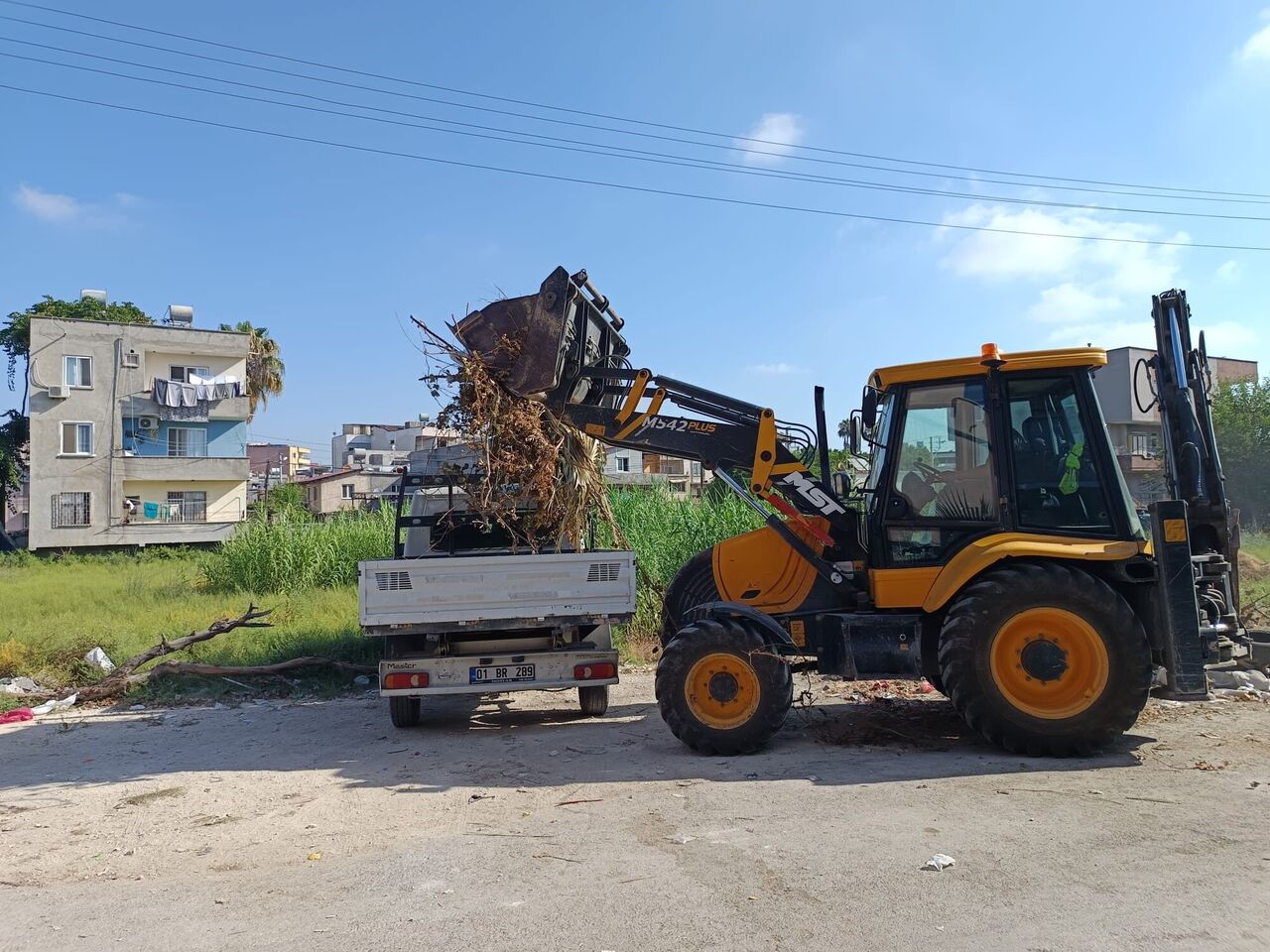 Akdeniz'de Moloz Ve Yabani Ot Temizliği Sürüyor (1)