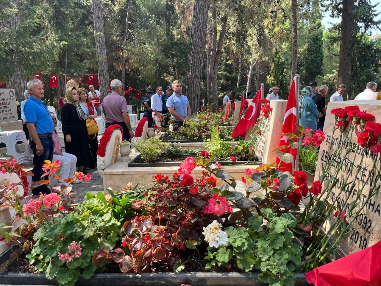 Alanya’da 15 Temmuz’da Şehitliğe Karanfil Bırakıldı (3)