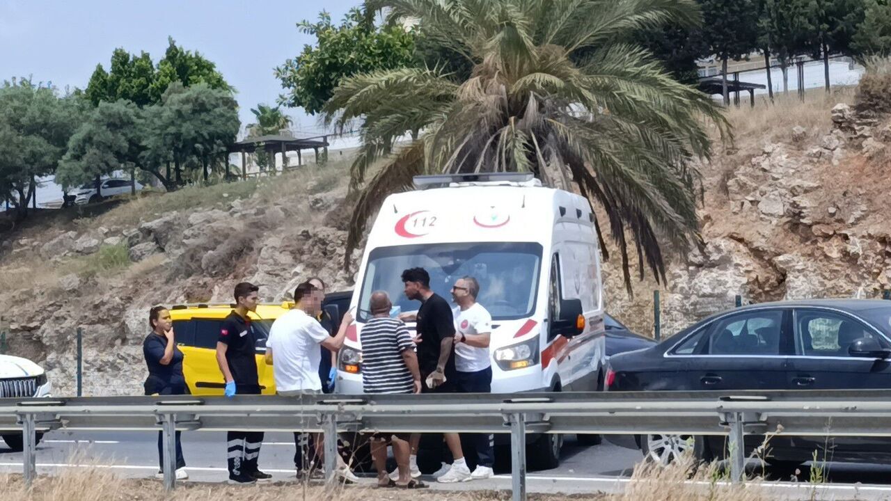 Alkollü Sürücü Otomobile Çarpıp Kaçtı, Kovalamaca Sonucu Yakalandı (1)