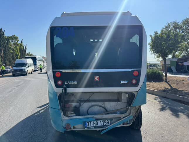 Antakya'da Trafik Kazası 2 Yaralı (3)