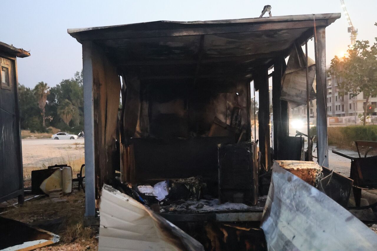 Antakya’da Yangın Konteyner İş Yeri Küle Döndü (5)
