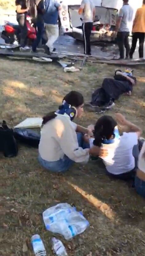 Antalya Aksu’da Zincirleme Kaza Otel Servis Otobüsü İşyerine Çarptı, 21 Yaralı (3)