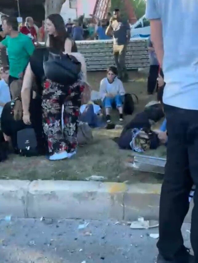 Antalya Aksu’da Zincirleme Kaza Otel Servis Otobüsü İşyerine Çarptı, 21 Yaralı (7)