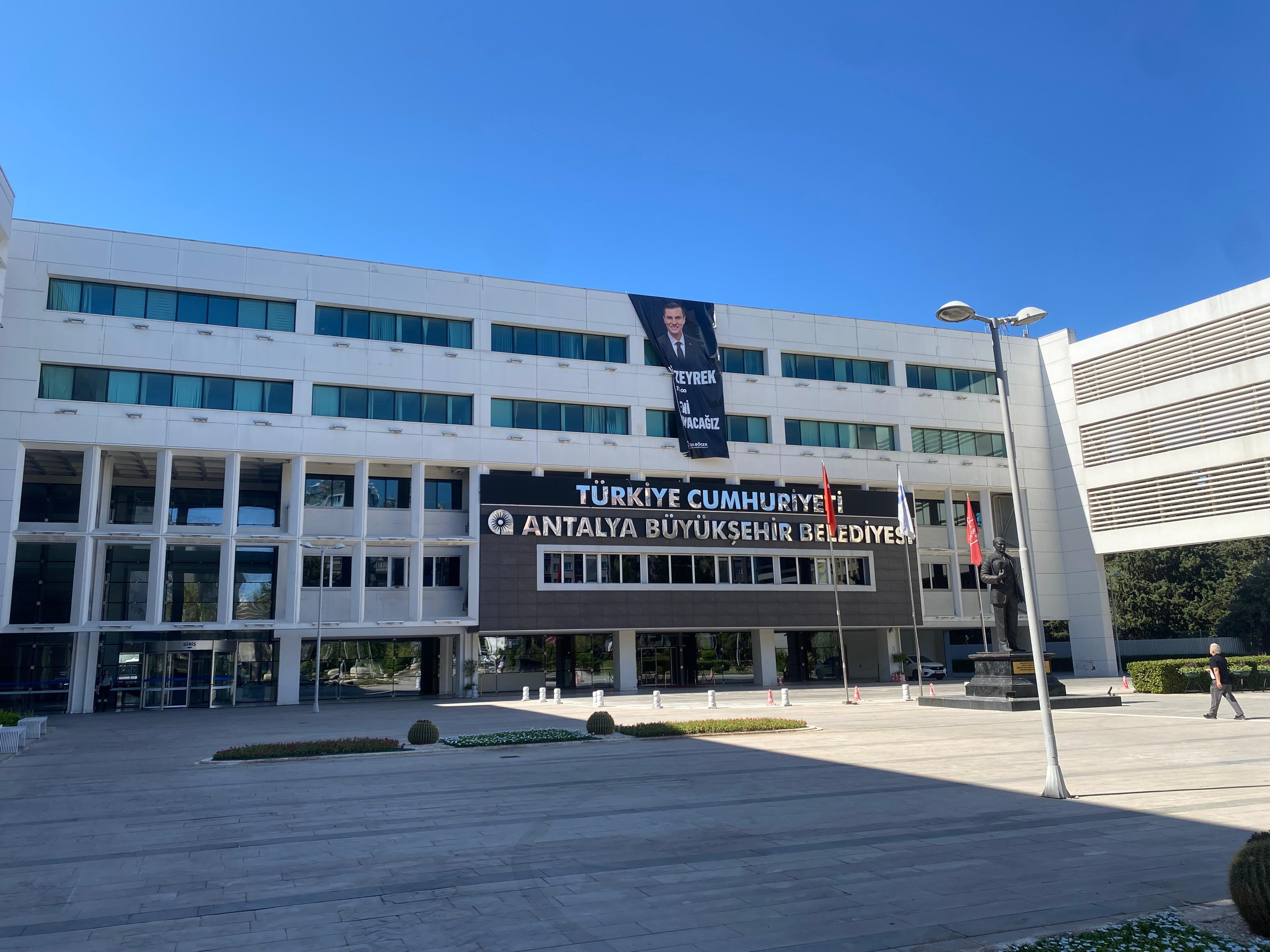 Antalya Büyükşehir Belediye Başkanı Böcek Gözaltında (2)