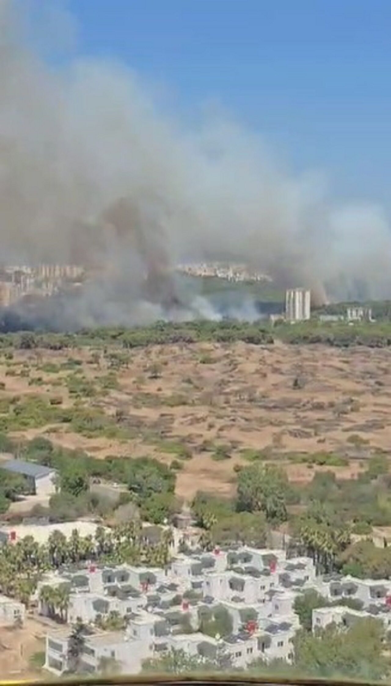 Antalya Lara'da Orman Yangını Ekipler Alarmda (3)-1
