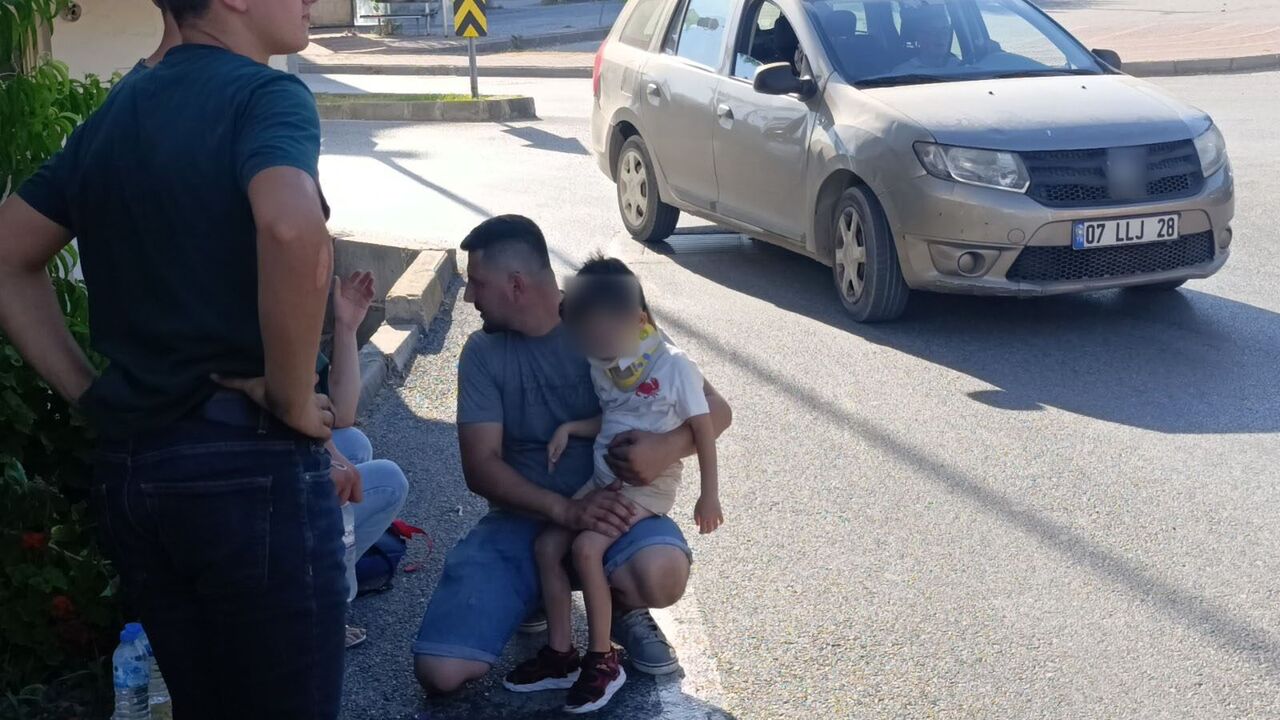 Antalya Manavgat’ta Kavşakta Kaza 3 Yaralı (4)