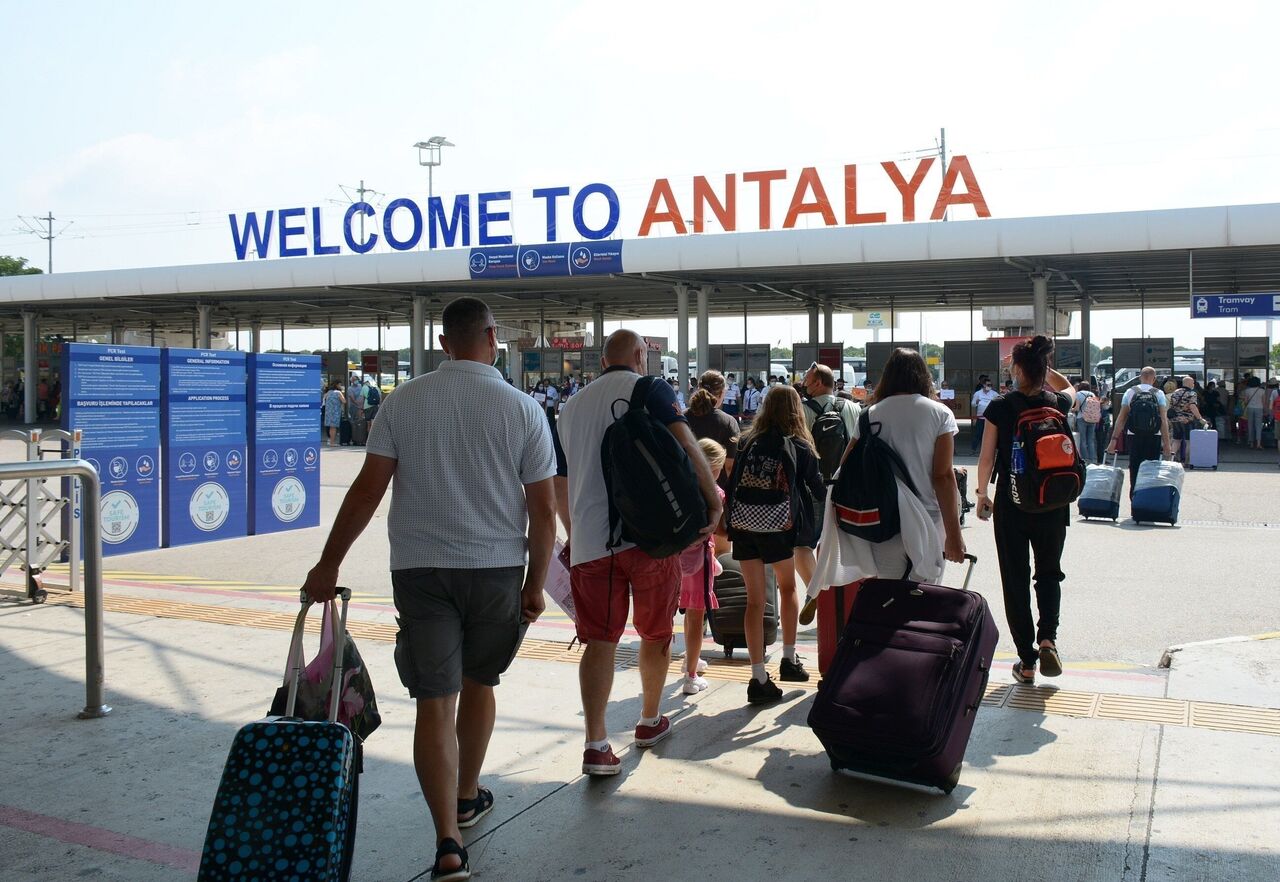 Antalya Turizmi Bölgesel Krizlere Rağmen Canlanıyor 17 Milyon Turist Hedefi (6)