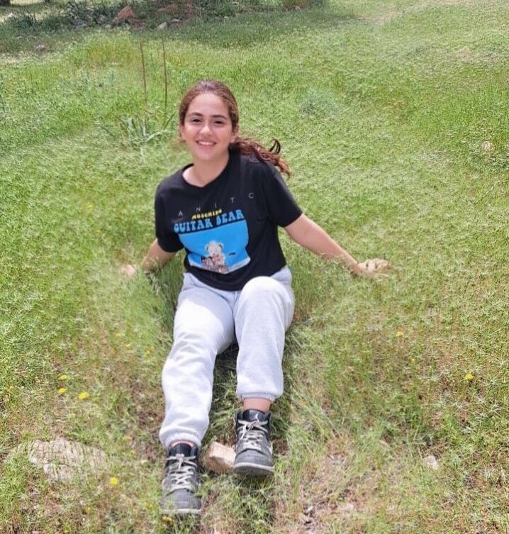 Antalya’da 15 Günlük Kayıp Fatma Nur Burdur’da Bulundu, Baba Kız Polis Merkezinde Buluştu (1)