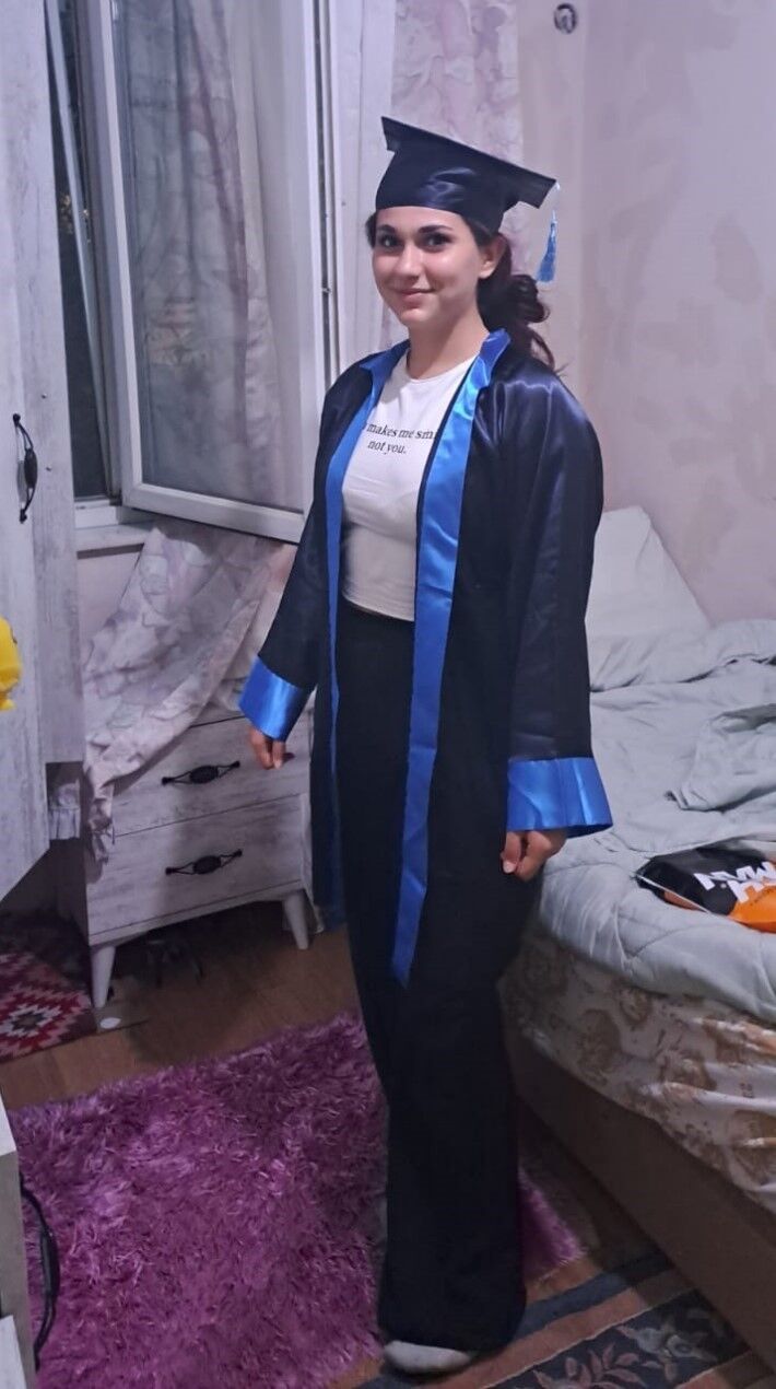 Antalya’da 15 Günlük Kayıp Fatma Nur Burdur’da Bulundu, Baba Kız Polis Merkezinde Buluştu (2)