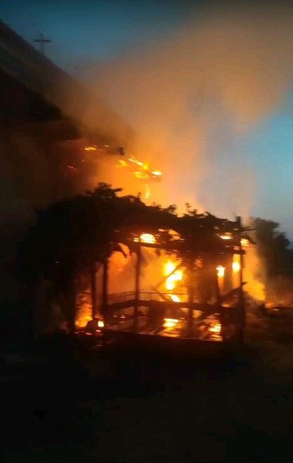 Antalya'da Alev Alev Yanan Ev Kullanılamaz Hale Geldi (2)