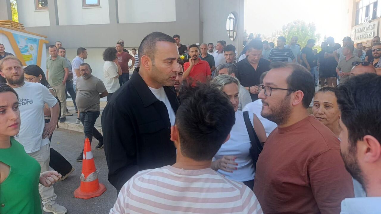 Antalya'da Belediye Başkanı Gözaltına Alındı (1)