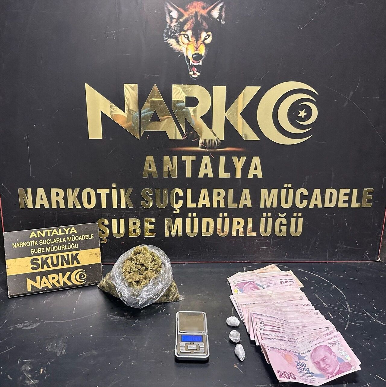 Antalya’da Narkotik Operasyonları Çok Sayıda Yasaklı Madde Ele Geçirildi (6)