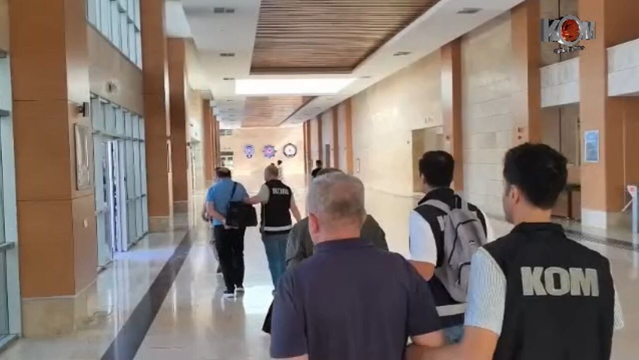 Antalya'da Rüşvet Operasyonu 2'Si Müfettiş 3 Kişi Tutuklandı (3)