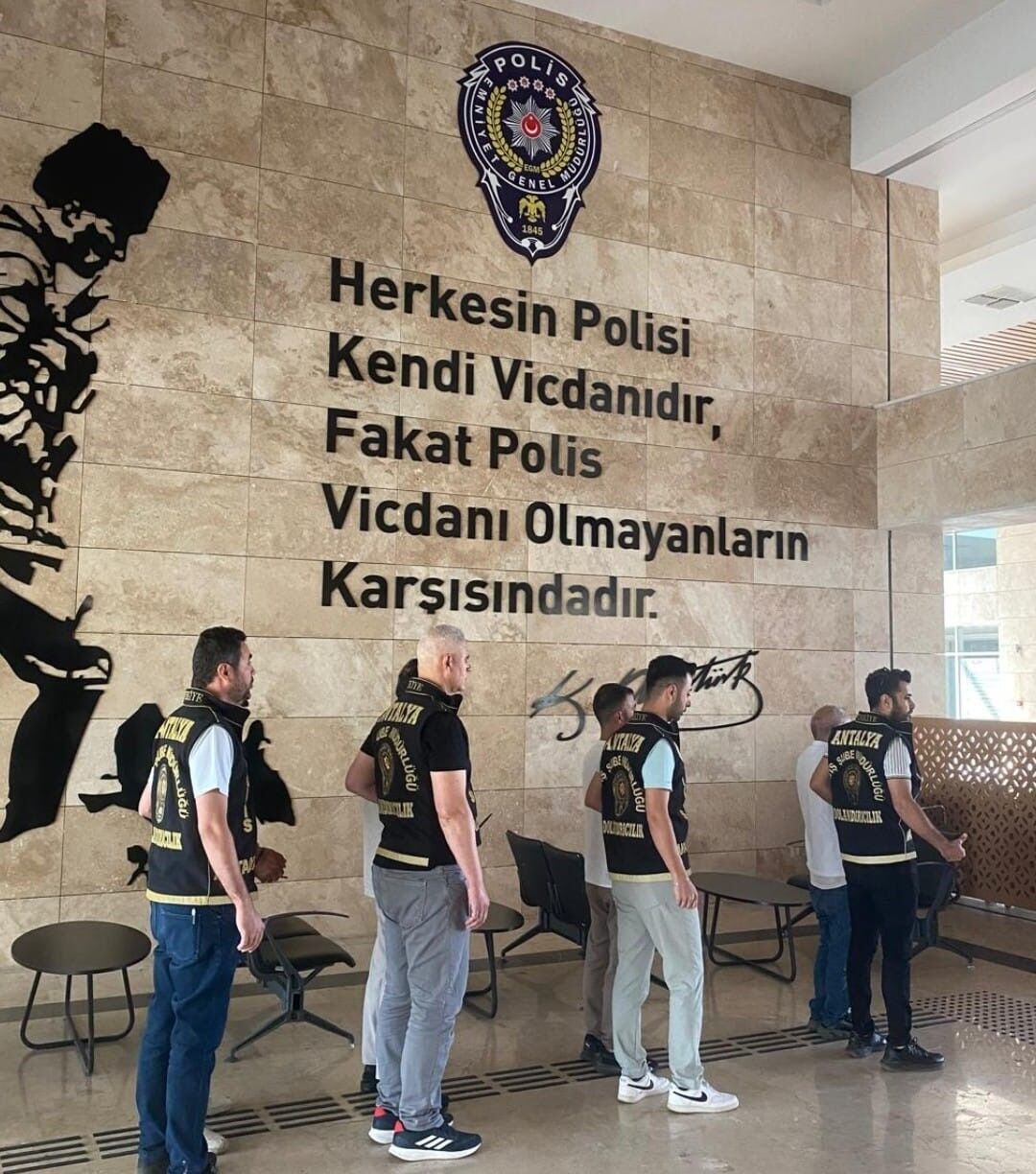 Antalya’da Sahte Tapu Belgeleriyle Dolandırıcılık 4 Tutuklama