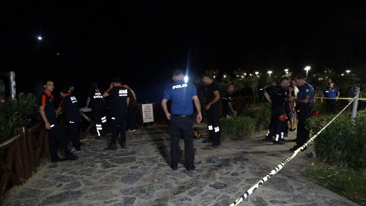 Antalya'da Şelaleden Denize Birisi Düştü Ihbarı Ekipleri Alarma Geçirdi (11)