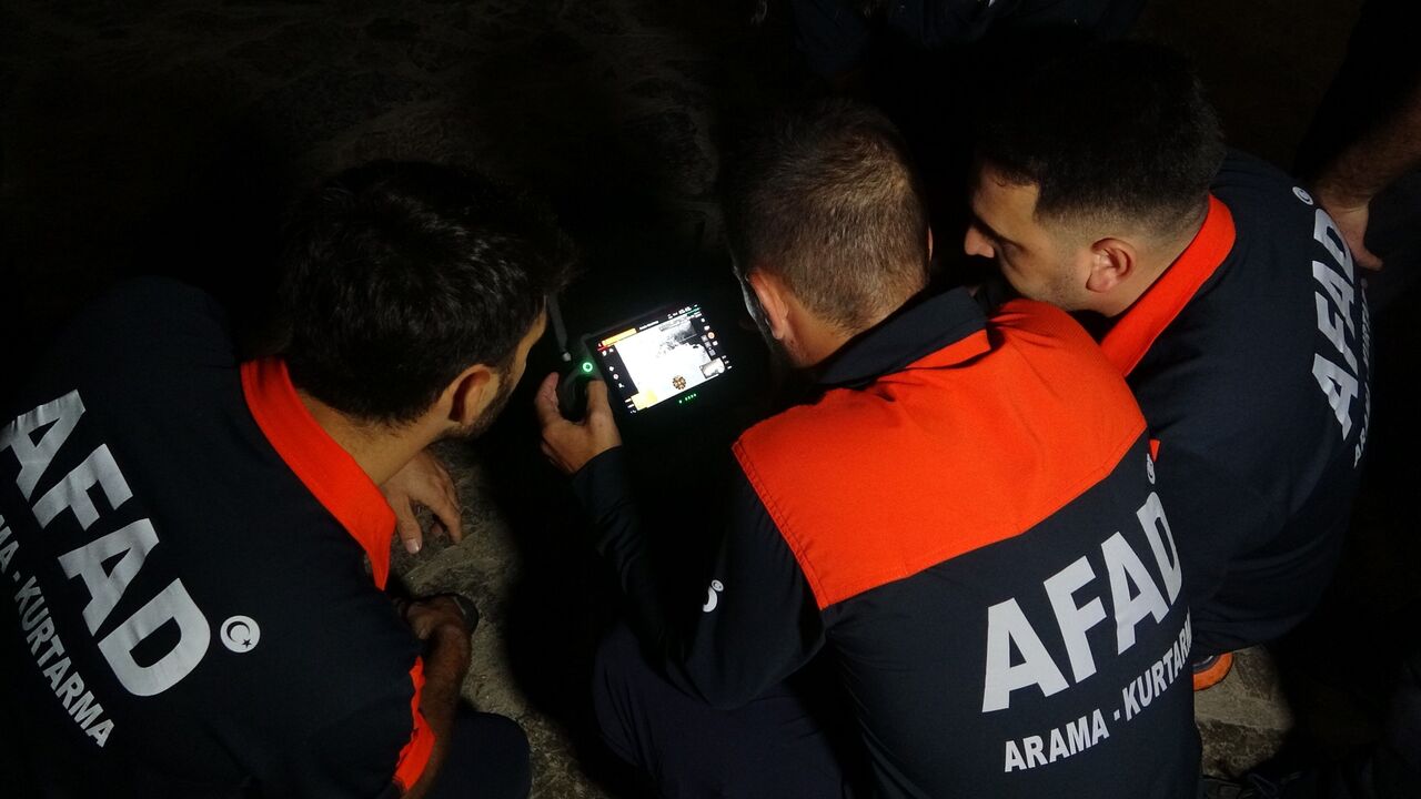 Antalya'da Şelaleden Denize Birisi Düştü Ihbarı Ekipleri Alarma Geçirdi (5)