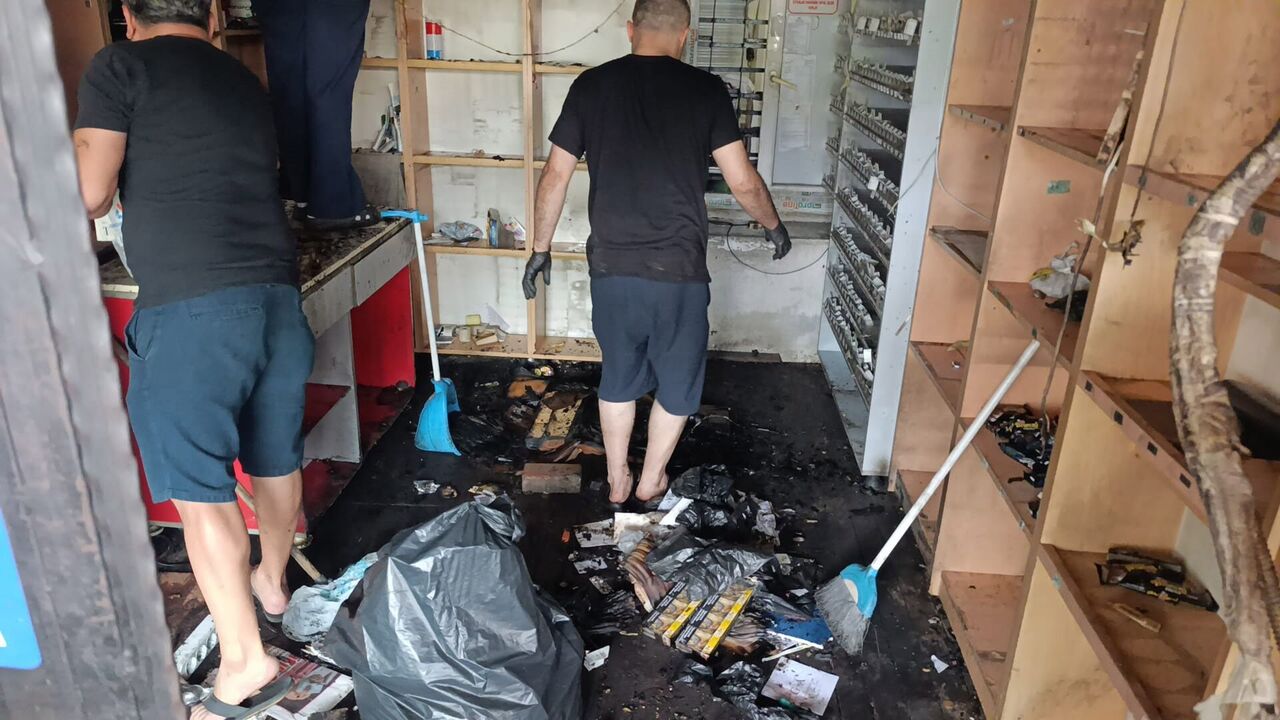 Antalya’da Yanan Büfe Küle Döndü (3)